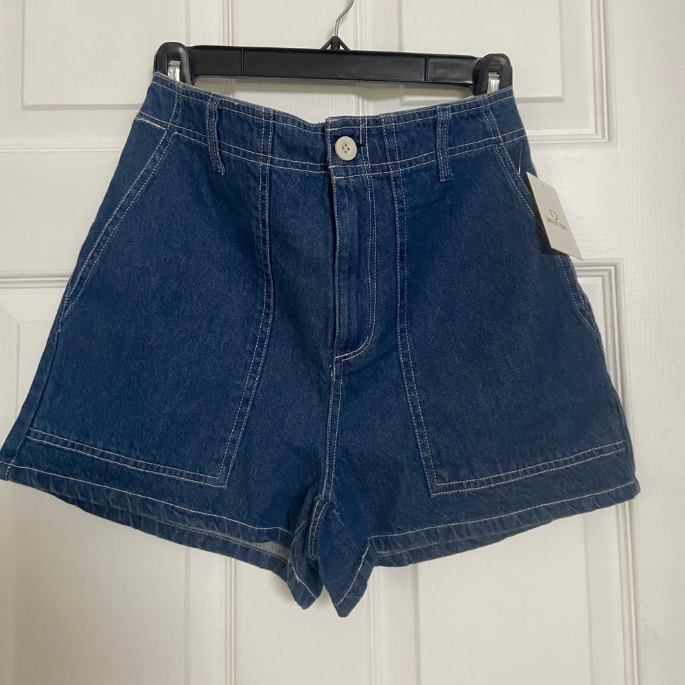 High waisted shorts with cute back pockets!
